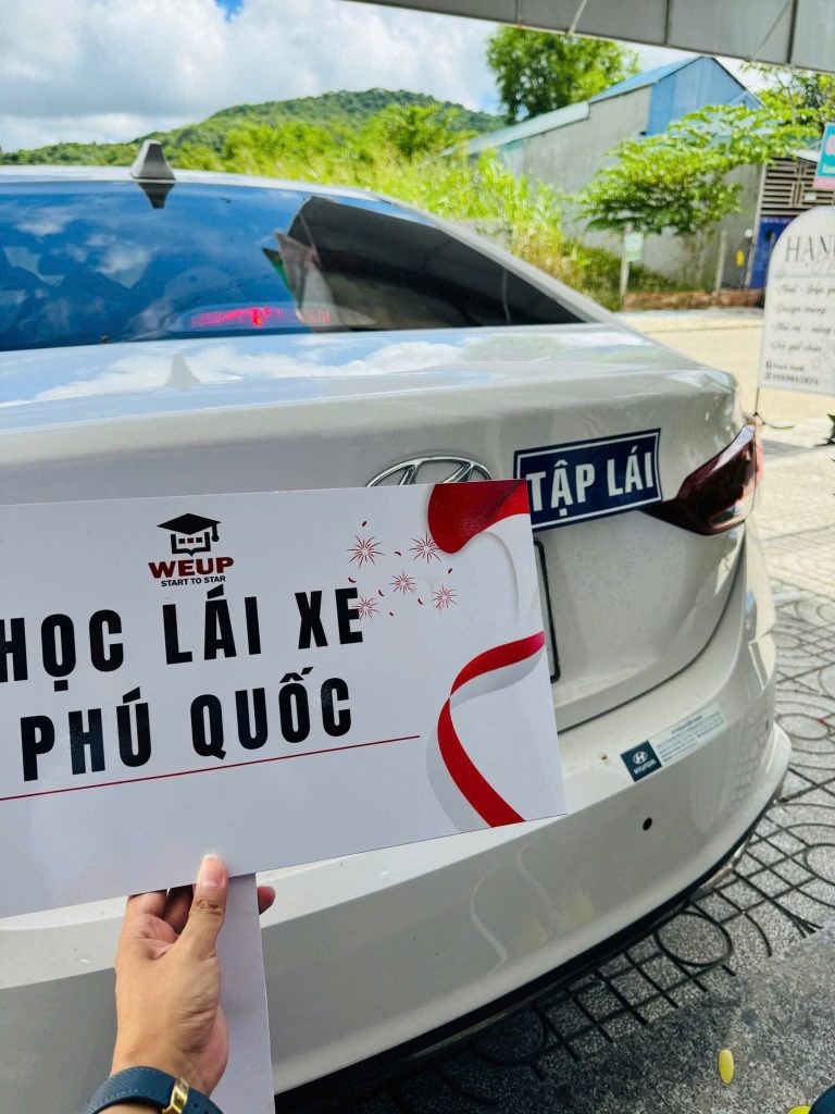 Xe tập lái của WEUP tại Phú Quốc