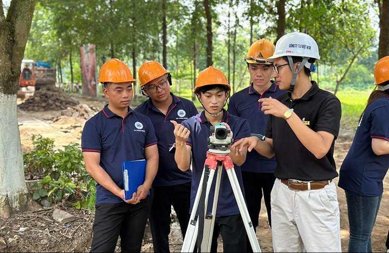 Giờ thực hành của sinh viên
