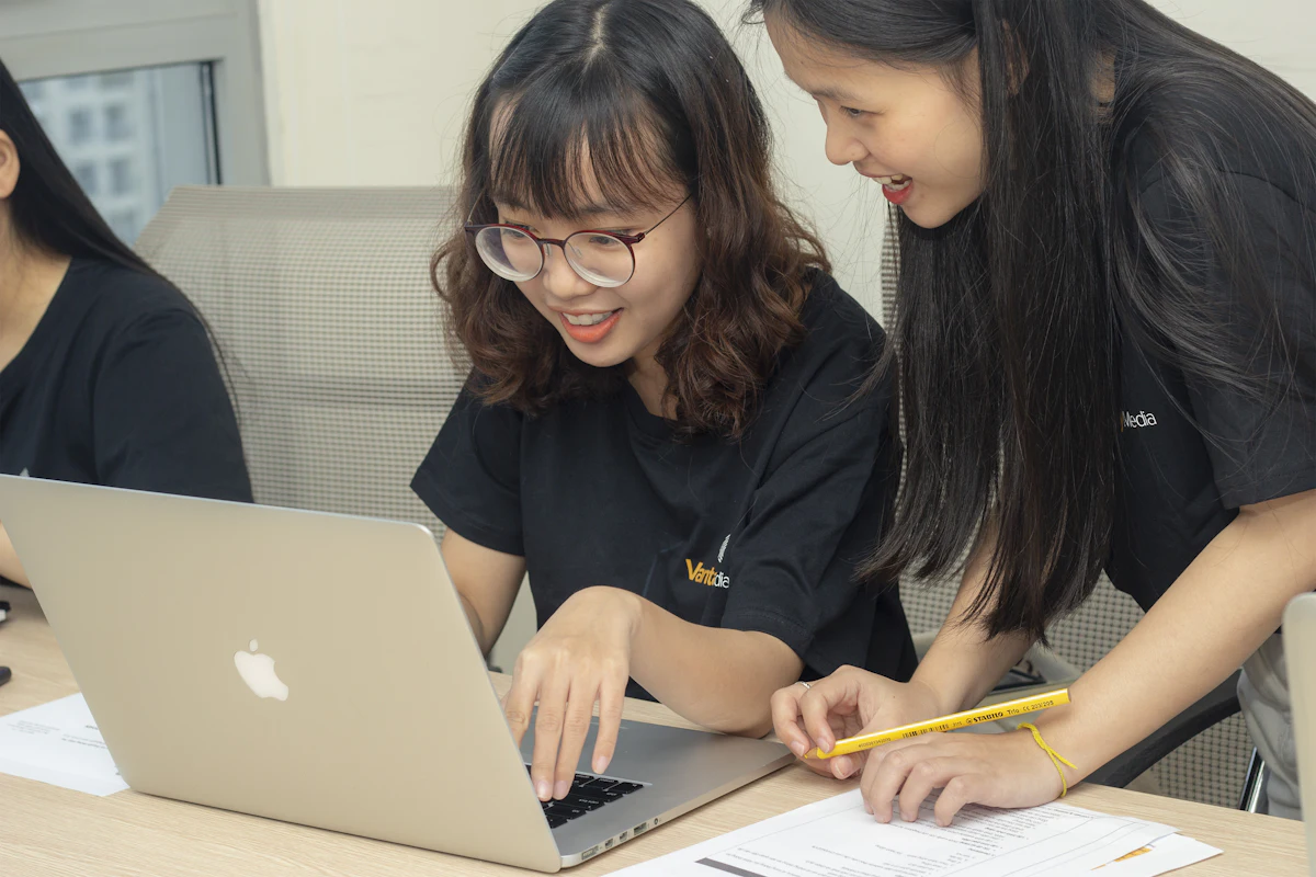 Học viên cùng học và thực hành